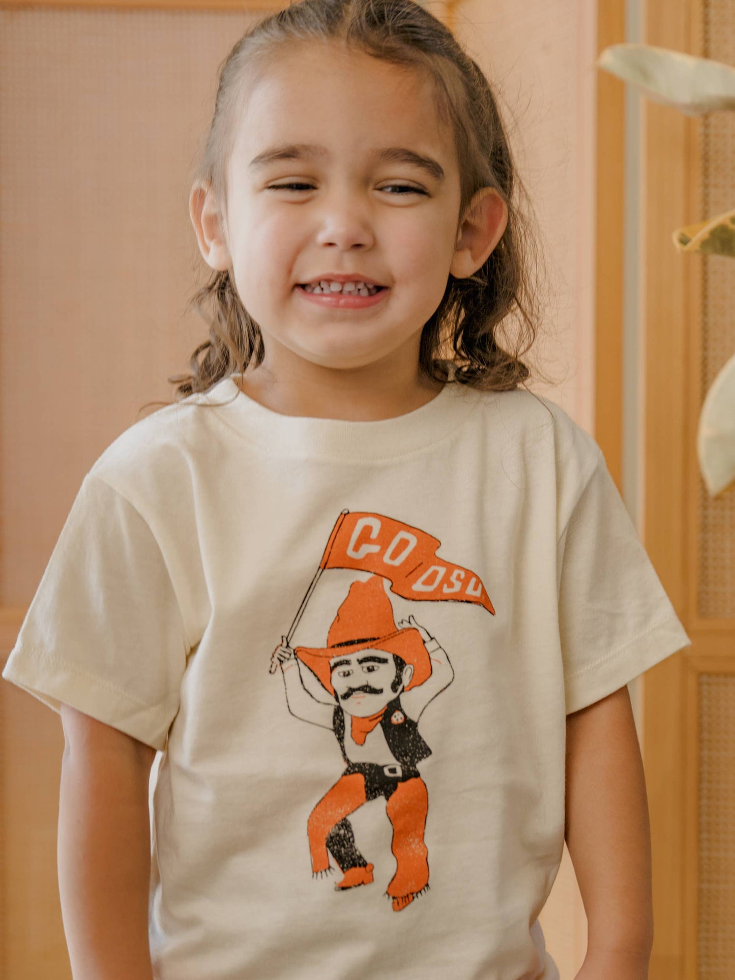 Children's OSU Oklahoma State Cowboys Mascot Flag Cream Tee